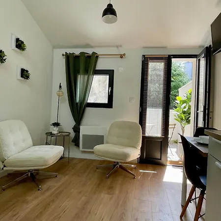 Feutrin Charming Duplex With Terrace Apartment